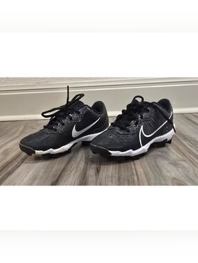 Nike Youth Football Cleats Black White Molded Cleats Size 2.5Y DJ6525-004